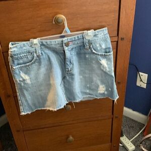 American Eagle size 6 distressed mini skirt